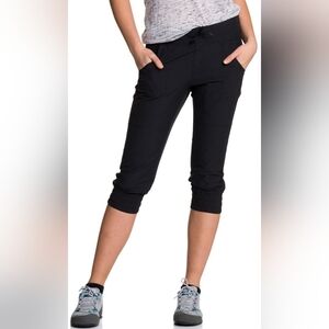 MEC capri joggers size 16